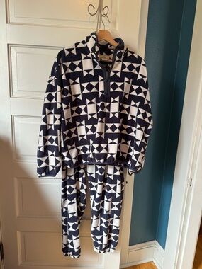 The Great x Eddie Bauer matching fleece lounge set size L